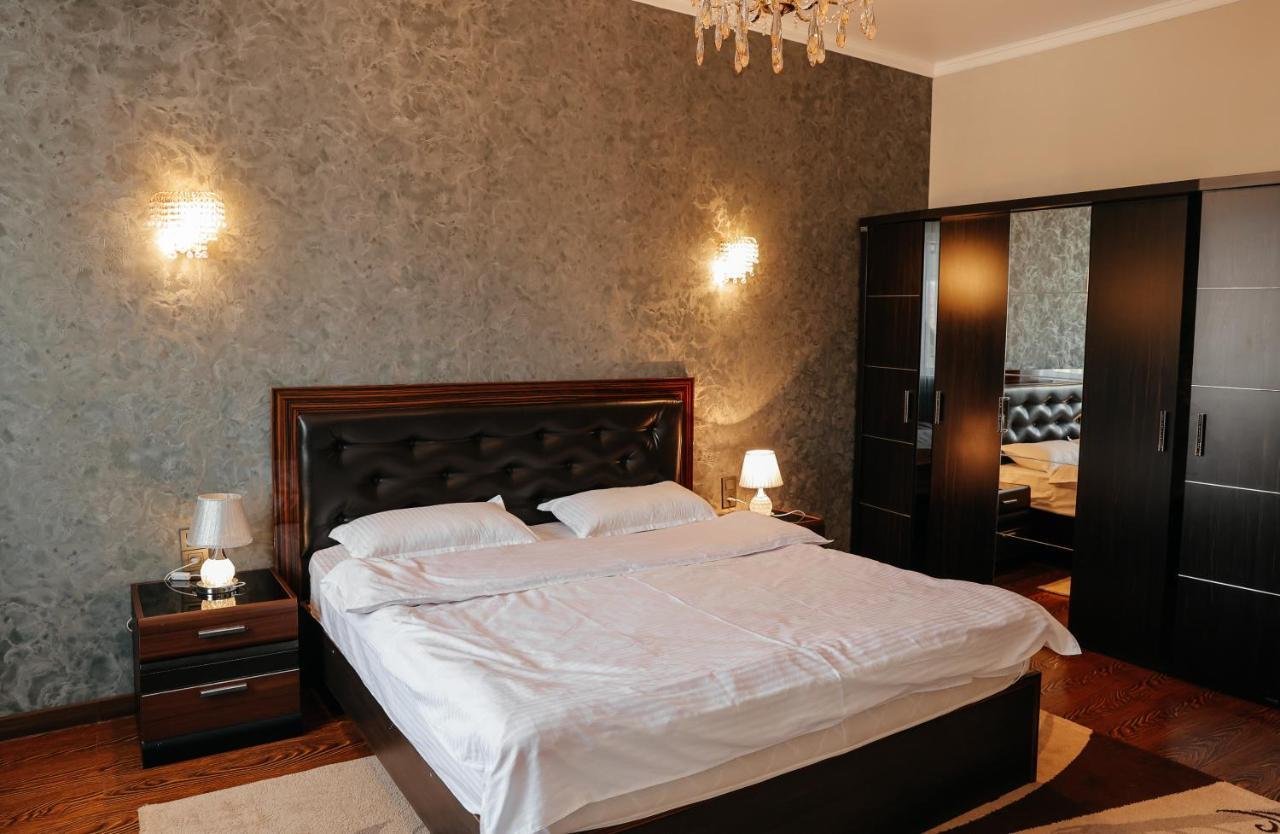 Grand Hotel Biskek Kültér fotó