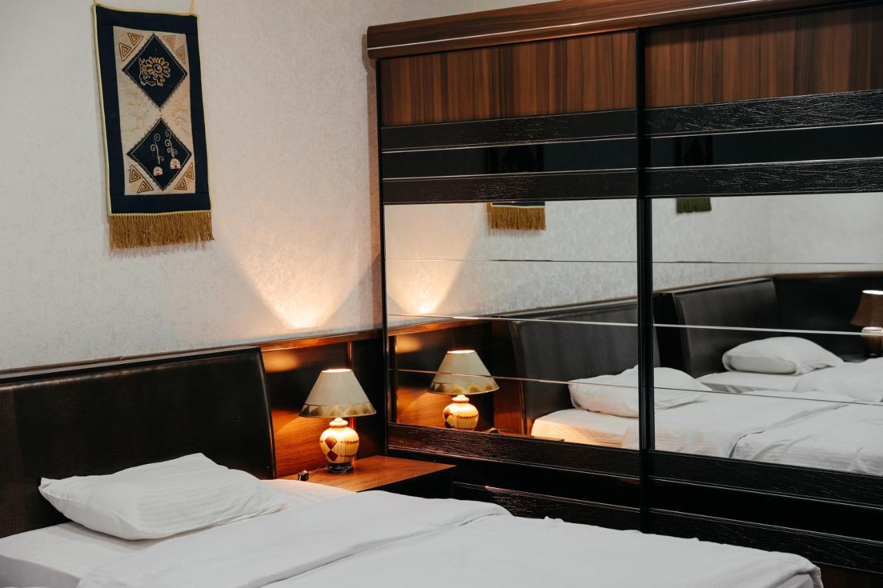 Grand Hotel Biskek Kültér fotó