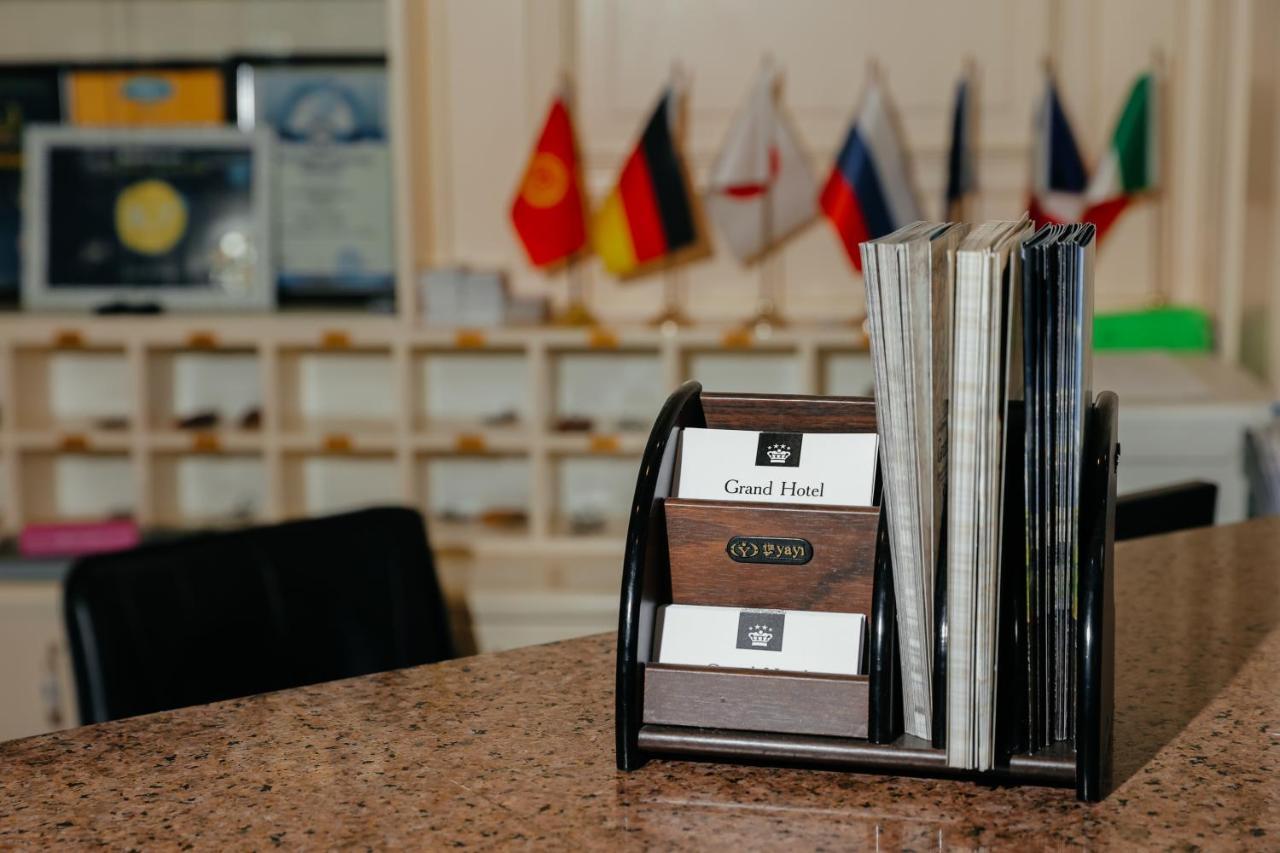 Grand Hotel Biskek Kültér fotó