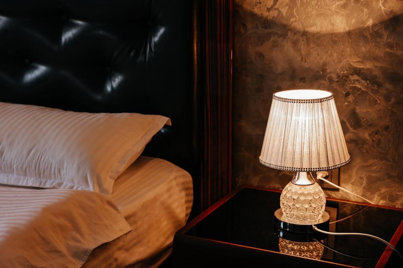 Grand Hotel Biskek Kültér fotó