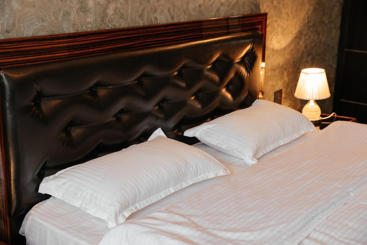 Grand Hotel Biskek Kültér fotó