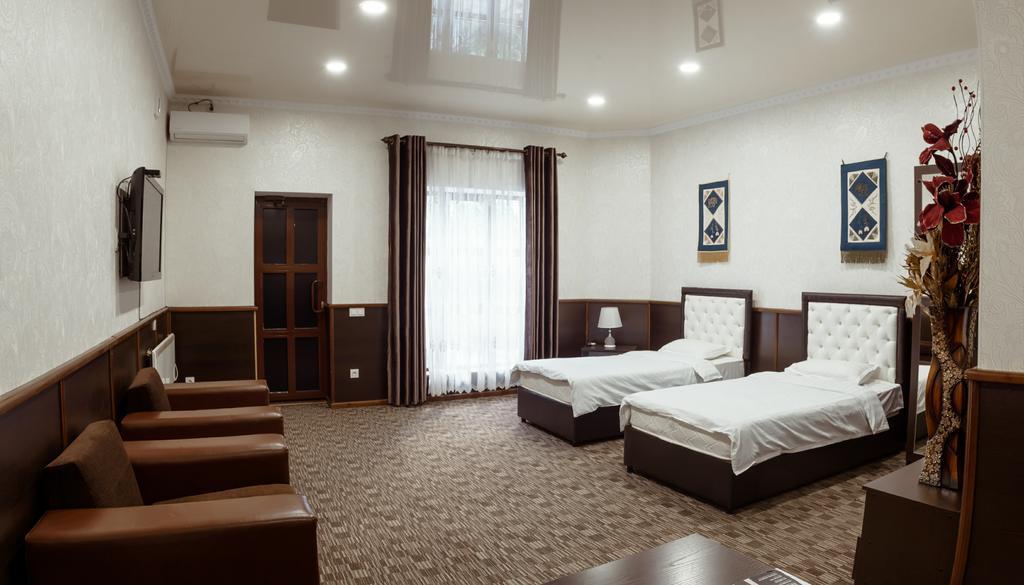 Grand Hotel Biskek Kültér fotó